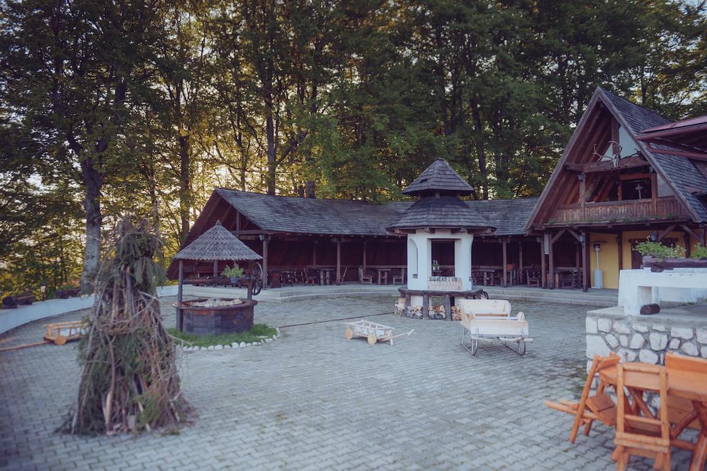Cabana Trei Brazi เปรดัล ภายนอก รูปภาพ